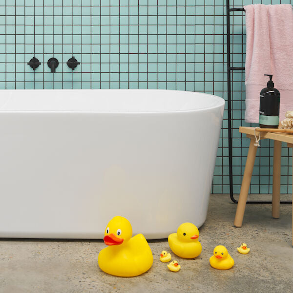 Clark Round Freestanding Bath 1400mm (with Overflow)
