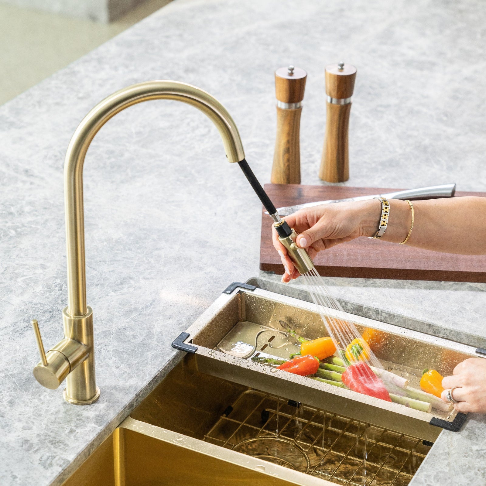 Meir Kitchen Sink Colander