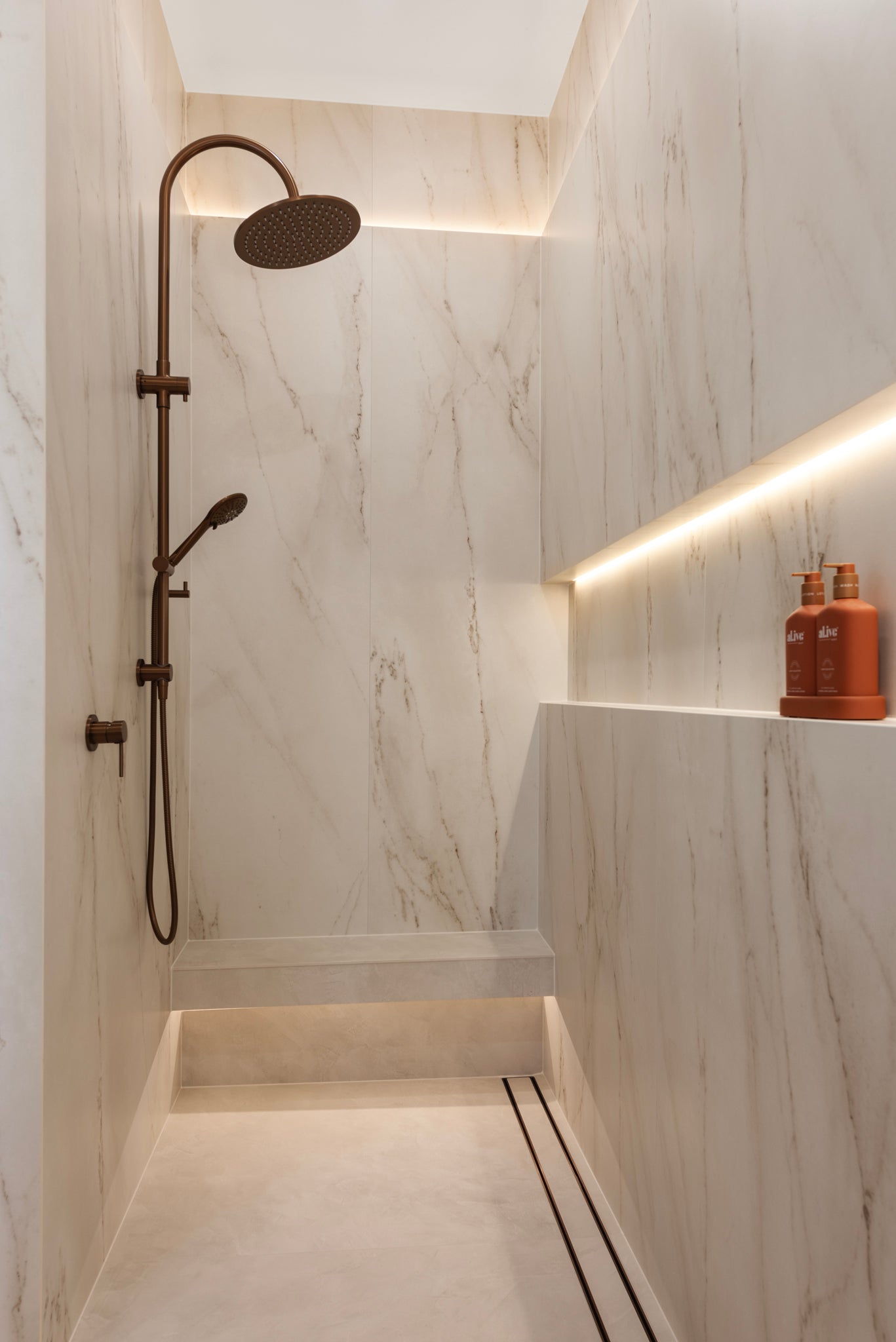 Meir 300mm Round Overhead Shower Rail, Three Function Hand Shower