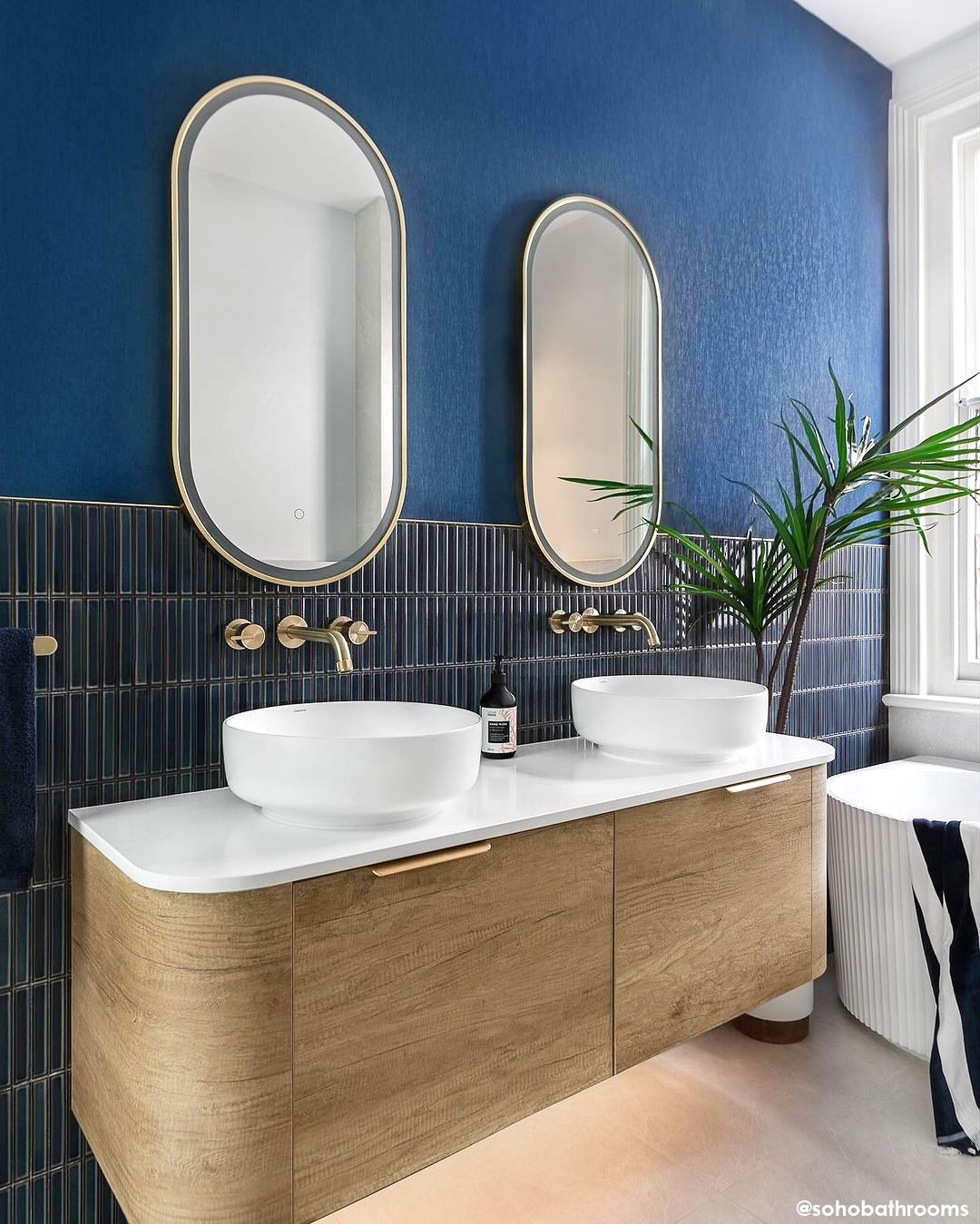 Otti Bondi Wall Hung Curve Vanity | Natural Oak & Black Oak
