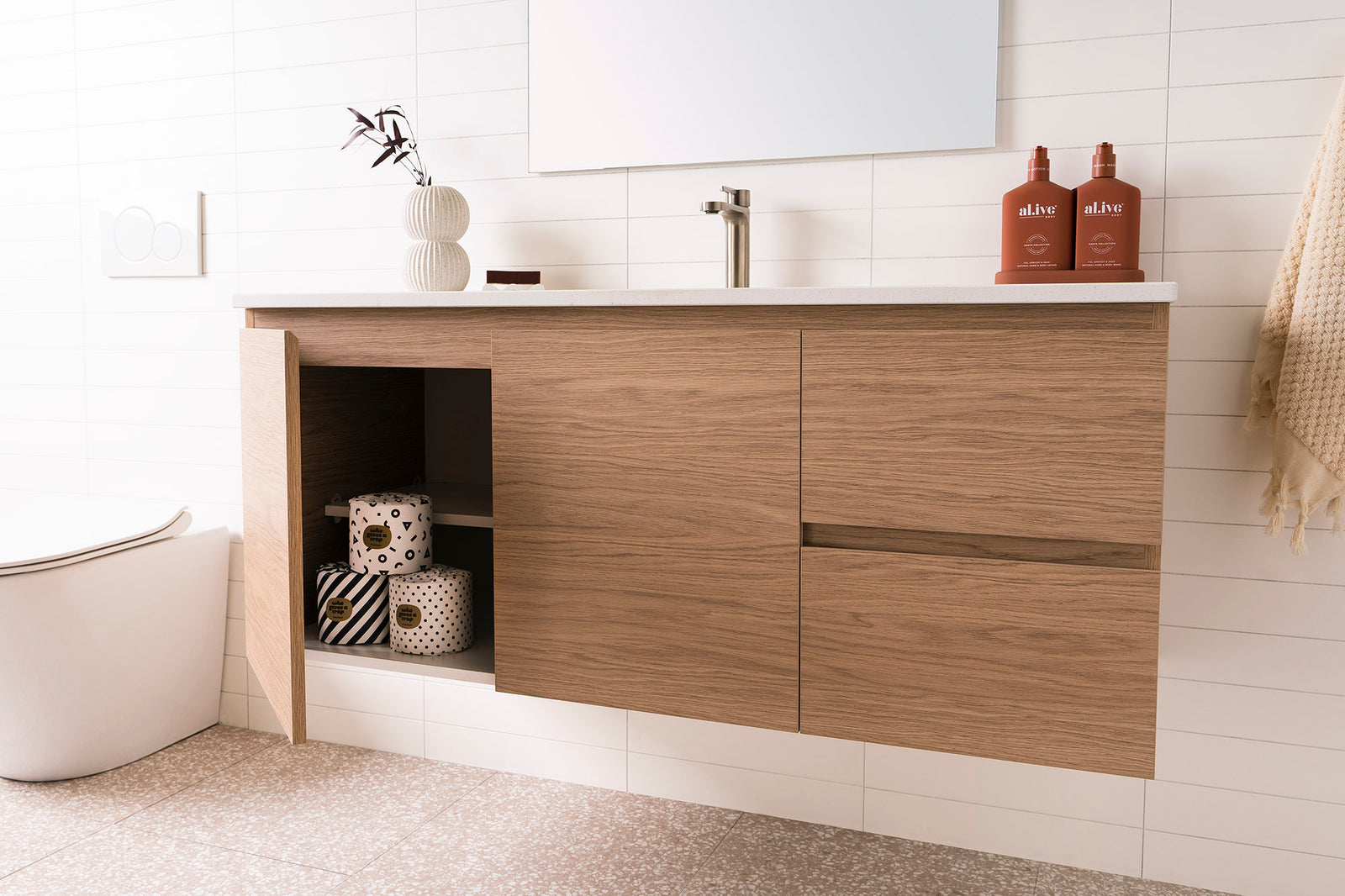 Glacier Lite models feature a Fresh White interior.
