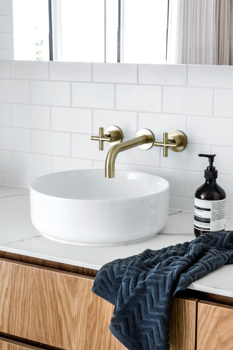 Meir Universal Round Curved Spout