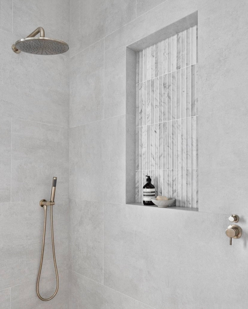 Meir Round Wall Shower Curved Arm 400mm