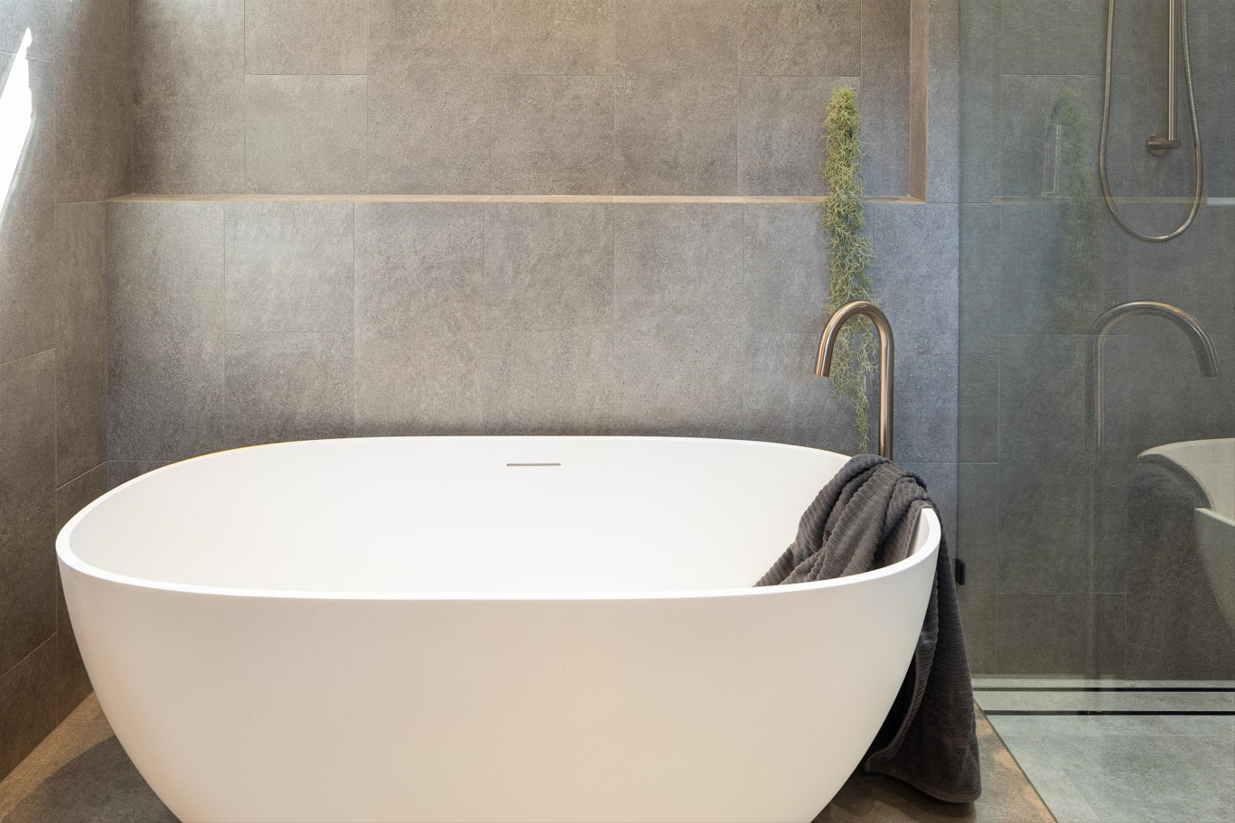 Meir Round Freestanding Bath Spout
