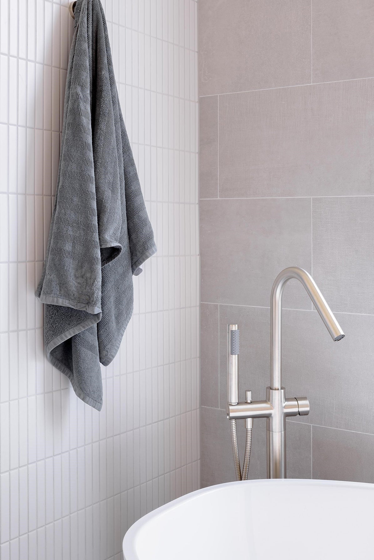 Meir Round Pinless Freestanding Bath Spout and Hand Shower