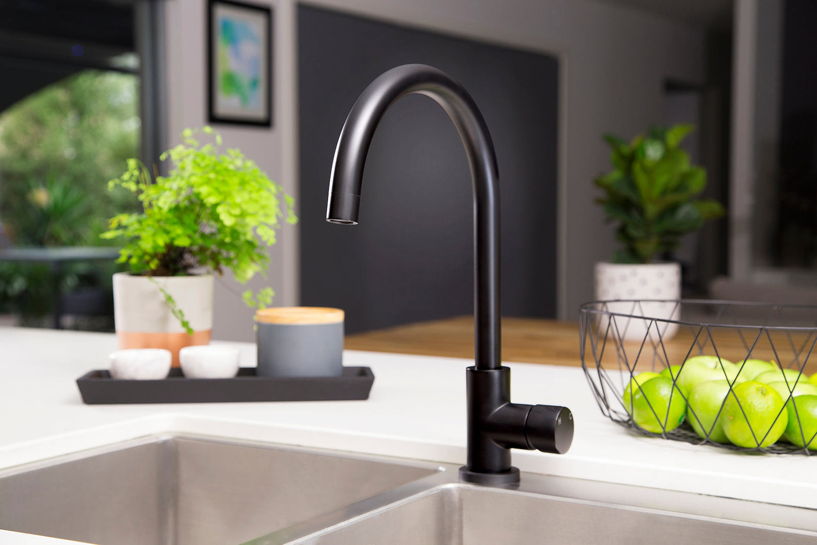 Meir Round Pinless Gooseneck Kitchen Mixer Tap