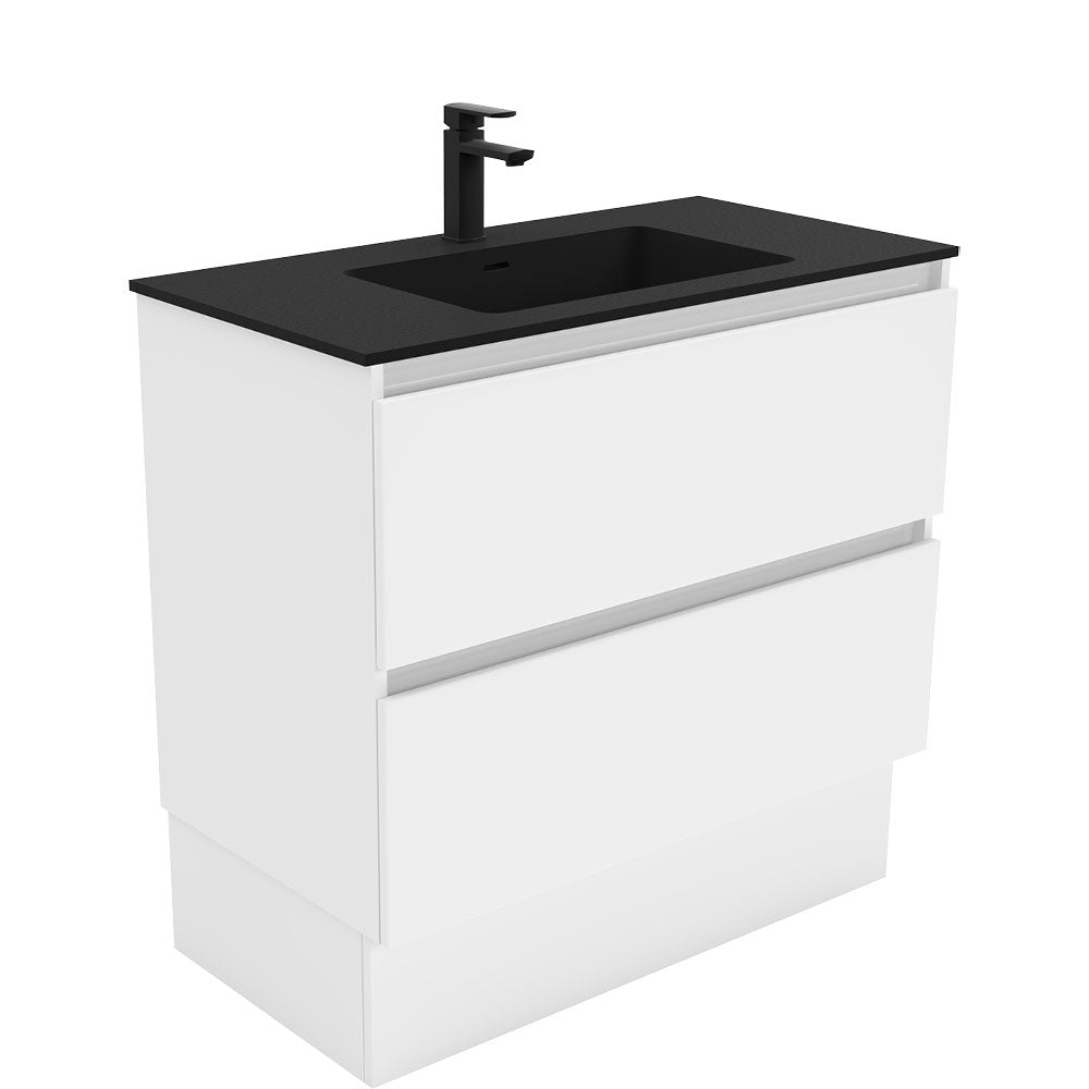 Montana Quest 900 Vanity On Kickboard