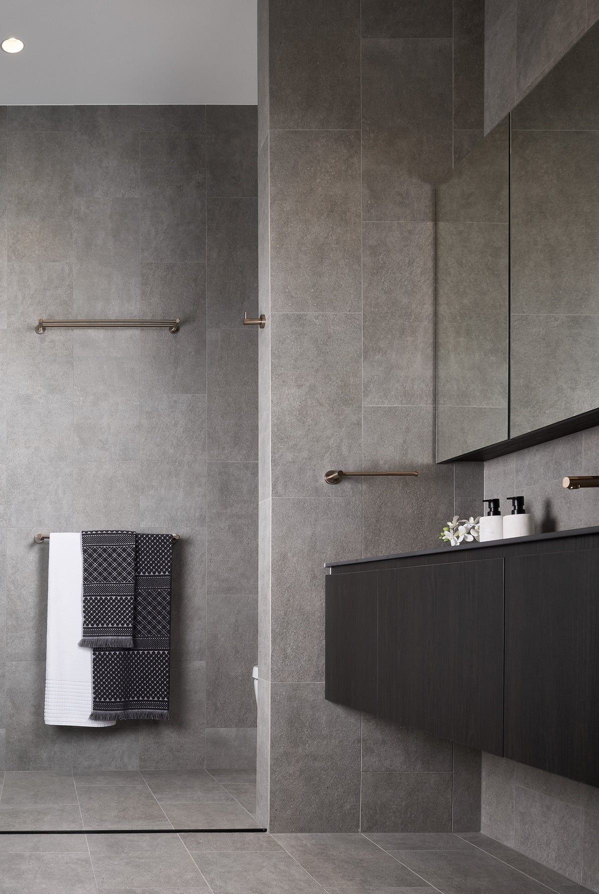 Meir Round Double Towel Rail 600mm