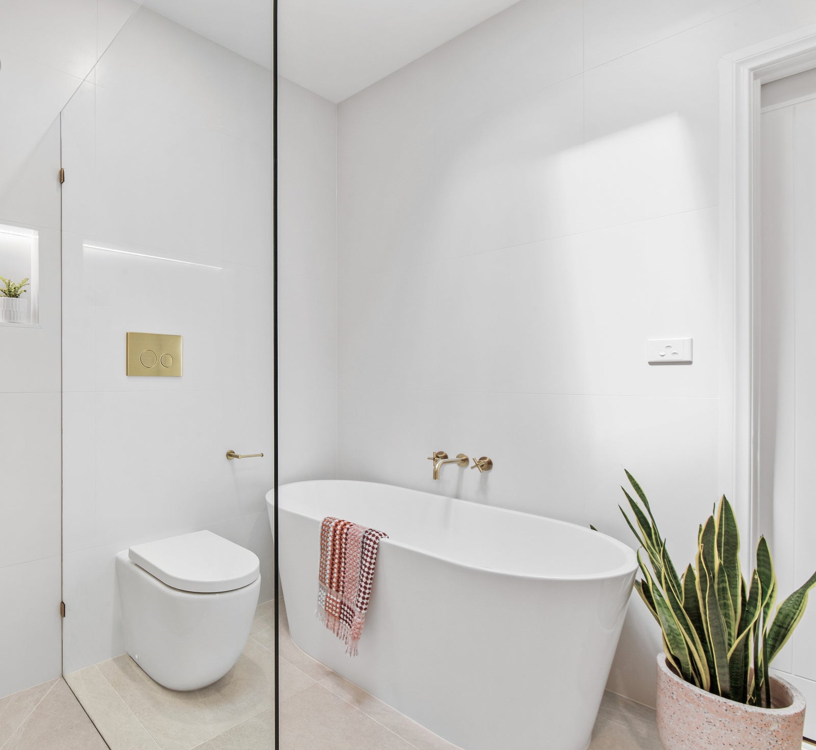 Meir Round Toilet Roll Holder