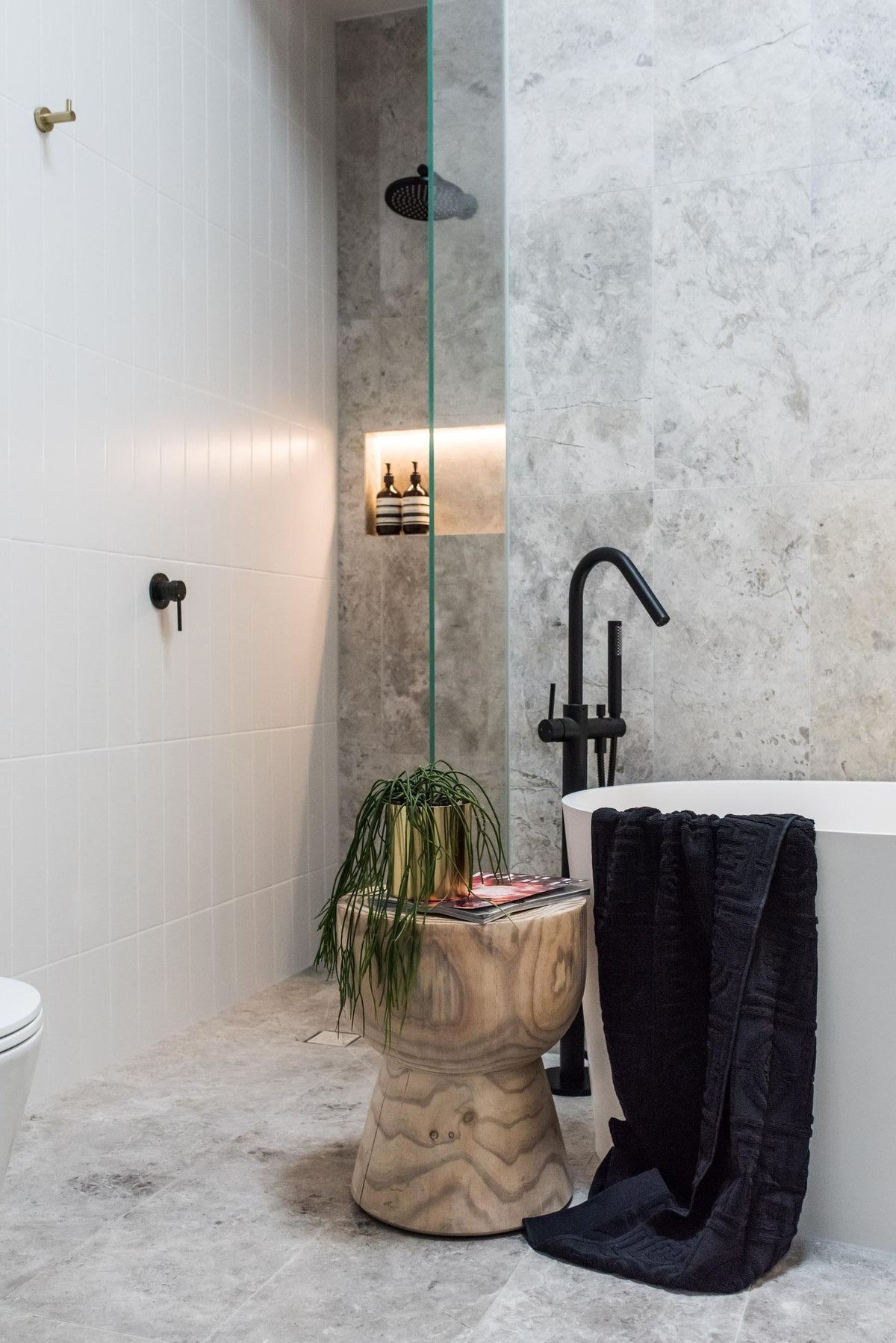 Meir Round Wall Shower Arm 400mm