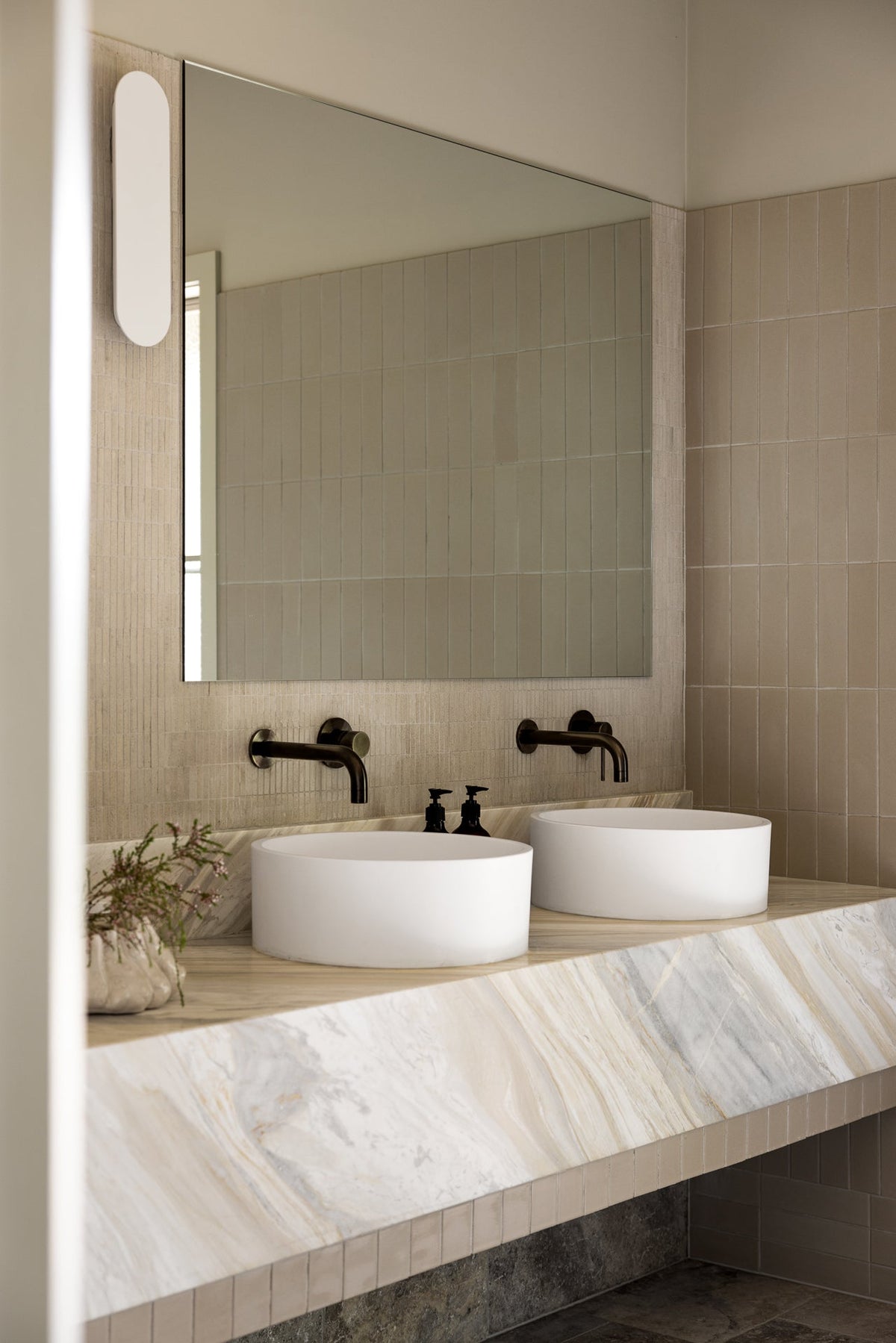 Meir Universal Round Curved Spout