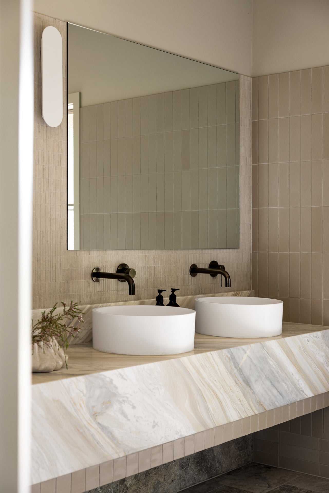 Meir Universal Round Curved Spout