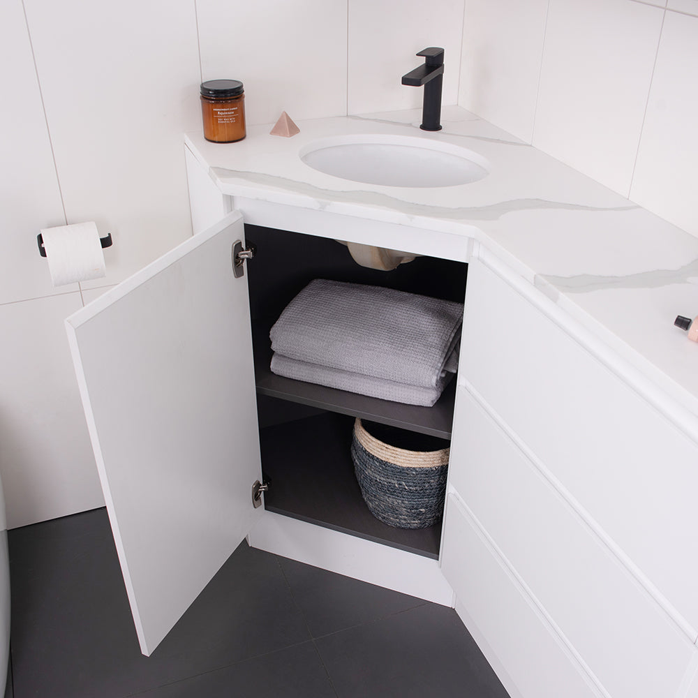 Glacier Pro models feature a Premium Graphite interior.
