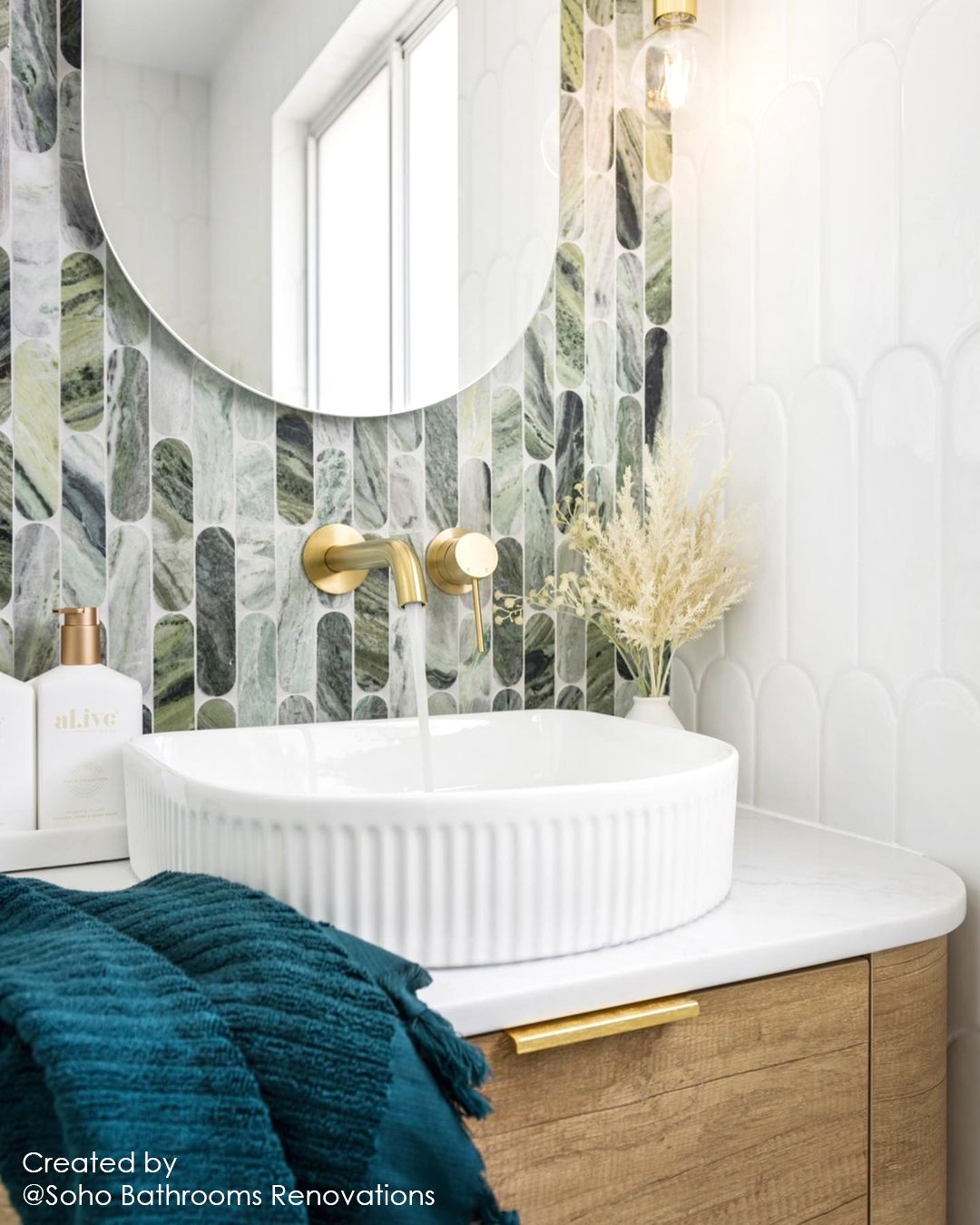 Otti Bondi Wall Hung Curve Vanity | Natural Oak & Black Oak
