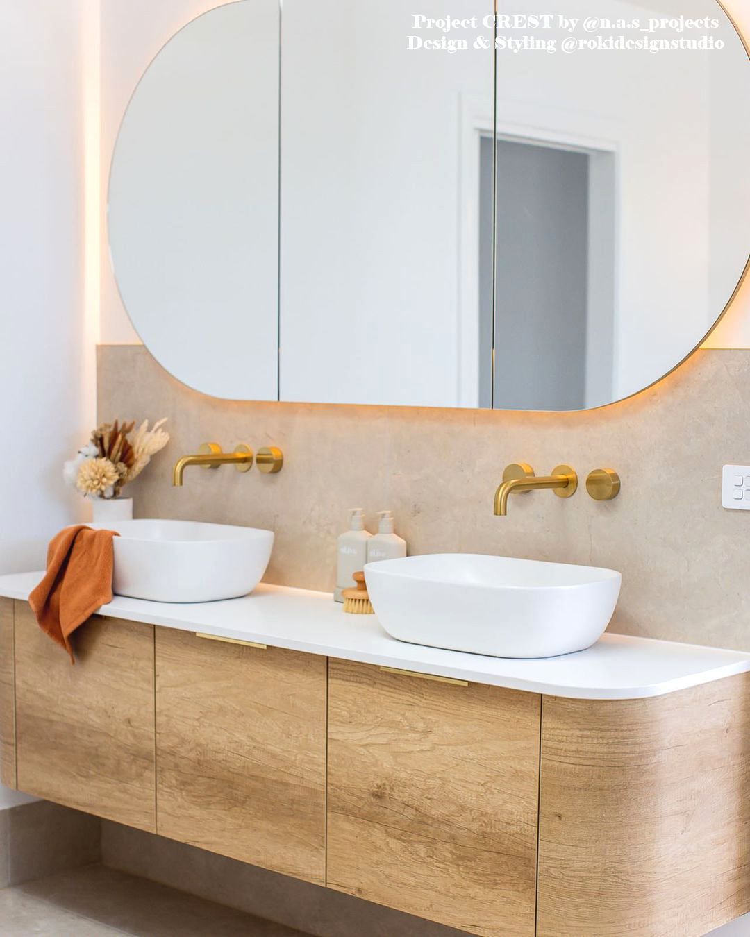 Otti Bondi Wall Hung Curve Vanity | Natural Oak & Black Oak