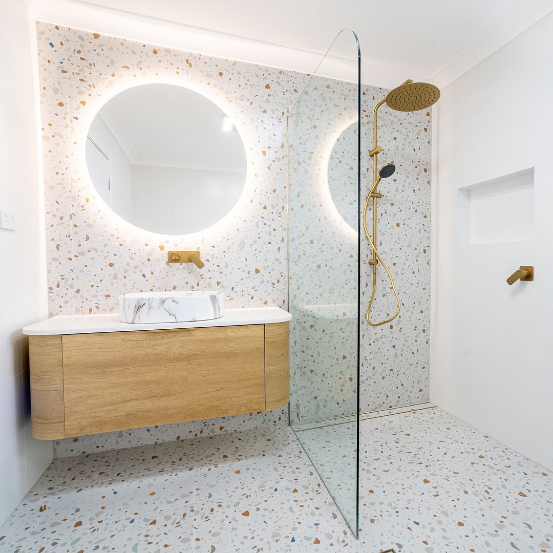 Otti Bondi Wall Hung Curve Vanity | Natural Oak & Black Oak