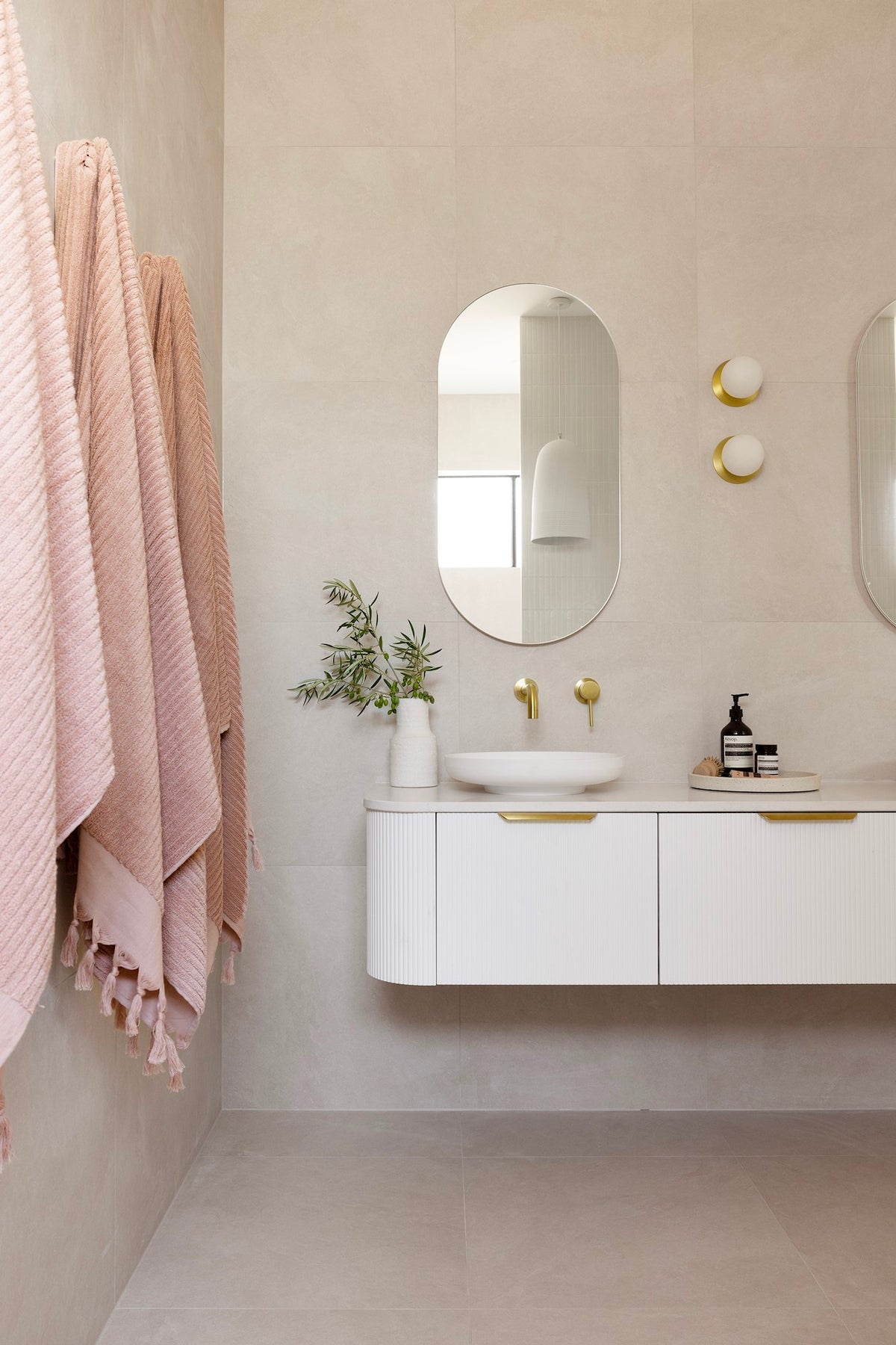 ADP Pill Mirror 450 x 900 MM / 600 x 900 MM