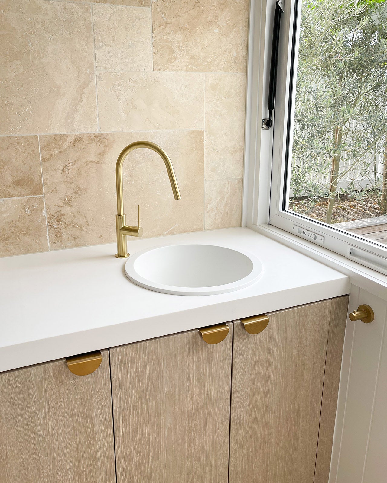 ADP Bellevue Round Sink